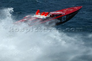 30/5/04, Valletta, Malta: Winning boat Thuraya from Rome flys off the waves in Malta to take the first championship Powerboat P1event