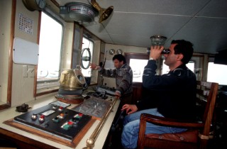 Salvage tug bridge