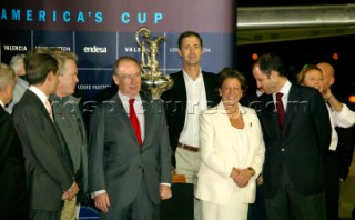 Geneve to Valencia  26 November 2003. Transfer the Cup to Valencia. The Cup with the autority of Valencia