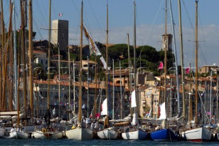 Cannes, France 25 September 2003. Prada Challenge for Classic Yachts - Regates Royales 2003. Third day - no racing for heavy wind conditions Photo:Guido Cantini/