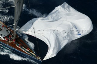 Porto Cervo 08 09 2003. Maxi Yacht Rolex Cup 2003. Leopard of London.    .