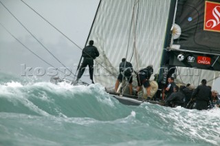 Auckland  Nuova Zelanda - Americas Cup 2003. 28-02-2003 Alinghi vince la quarta Regata dell Americas Cup, Team New Zealand disalbera. Team New Zealand . Auckland New Zealand - AmericaÕs Cup 2003 . 28-02-2003 - Race 4: Alinghi take a 4 point in the race and Team New Zealand dismasted. Team New Zealand .