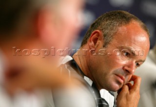 Auckland  Nuova Zelanda - Americas Cup 2003. 28-02-2003 Alinghi vince la quarta Regata dell Americas Cup, Team New Zealand disalbera. il Tattico di  Team New Zealand Bertrand Pace. Auckland New Zealand - AmericaÕs Cup 2003 . 28-02-2003 - Race 4: Alinghi take a 4 point in the race and Team New Zealand dismasted. Team New Zealand tactitian Bertrand Pace.