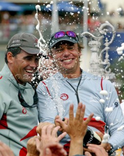 Auckland  Nuova Zelanda - Americas Cup 2003. 02-03-2003 Alinghi vince la quinta regata della Coppa America e porta in Europa dopo 152 il prestigioso trofeo. Ernesto Bertarelli con Russel Coutts alla premiazioneAuckland New Zealand - AmericaÕs Cup 2003 . 02-03-2003 -  Alinghi won the Race Five of the XXXI Americas Cup match in Auckland on Sunday and with it, for the first time in its 152-year history the Americas Cup is going to Europe. . Ernesto Bertarelli and Russel Coutts at the pricegiven.