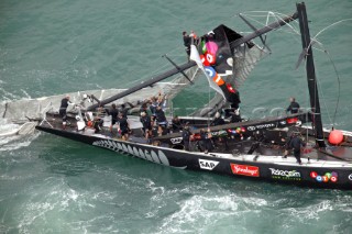 The Fourth race for the Americas Cup in Auckland, New Zealand, Friday, Feb. 28, 2003. New Zealand  against Switzerlands Alinghi. New Zealand failed to complete the race after her mast broke during the third leg.