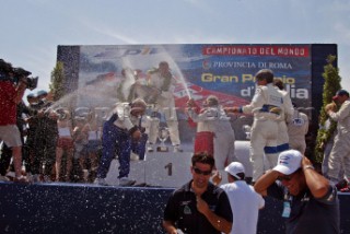 Powerboat P1 World Championships 2004 - Grand Prix of Italy. Overall Prizegiving Evolution Class: Winner - Thuraya (Italy)