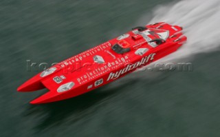 Plymouth 17 07 2004UIM Class 1 World Offshore Championship 2004British Grand Prix 2004Pole Position StartHYDROLIFTPhoto:©Carlo Borlenghi