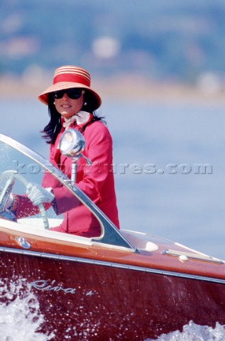 Donna a bordo di un motoscafo RivaWoman on board of Riva motorboat PhCarlo Borlenghi 