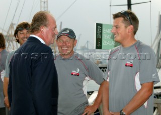 Valencia - 07 10 2004. Valencia Louis Vuitton Cup ACT 2 & 3. Juan©Carlos de Borbon, King of Spain meet Emirates Team New Zealand team. Photo:©Carlo Borlenghi