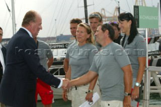 Valencia - 07 10 2004. Valencia Louis Vuitton Cup ACT 2 & 3. Juan©Carlos de Borbon, King of Spain, meet the Luna Rossa team . Photo:©Carlo Borlenghi.