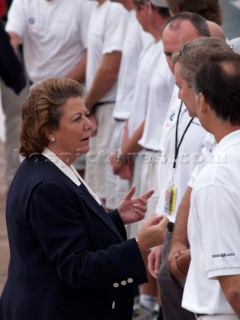 Valencia - 07 10 2004. Valencia Louis Vuitton Cup ACT 2 & 3. Rita Barbera Nolla, Major of valencia meet BMW ORACLE racing team.