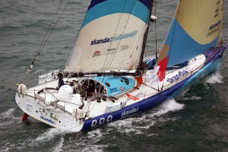 Vendée Globe 2004 - Les Sables dOlonne - Départ -Skandia (Nick Moloney)