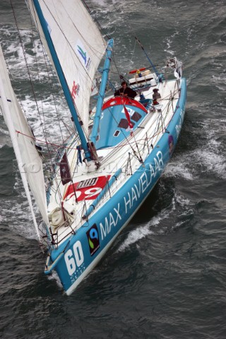 Vende Globe 2004  Les Sables dOlonne  Dpart  Max Havelaar Benoit Pernaudeau