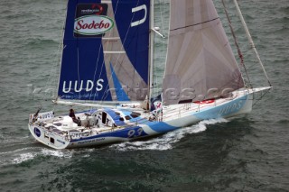 Vendée Globe 2004 - Les Sables dOlonne - Départ - UUDS (Hervé Laurent)