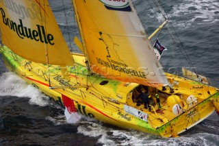 Vendée Globe 2004 - Les Sables dOlonne - Départ - Bonduelle (Jean le Cam)