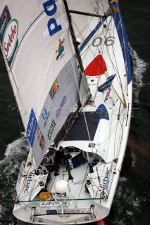 Vendée Globe 2004 - Les Sables dOlonne - Départ - Virbac (Jean-Pierre Dick)