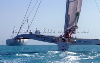 Geronimo approaching start line of the Oryx Cup 2005 of the coast of Doha, Qatar