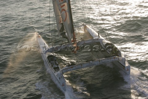 Arrival of maxi cat Orange skippered by Bruno Peyron in Brest at the end of the successful Jules Ver