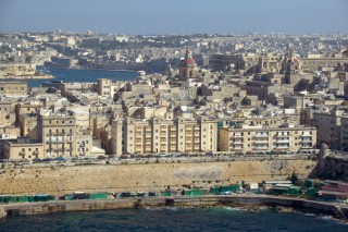 P1 Malta 2005. Aerial view of the architecture and historic buildings of the town of Valetta, Malta