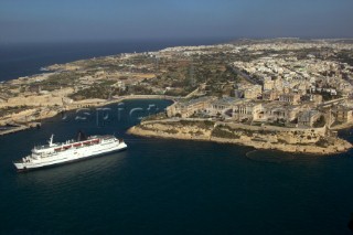 P1 Malta 2005. Aerial view of the architecture and historic buildings of the town of Valetta, Malta