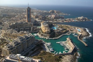 P1 Malta 2005. Port and harbour of Portomasso. Aerial view of the architecture and historic buildings of the town of Valetta, Malta