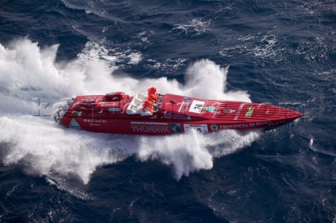 Powerboat P1 racing action from Malta 2005