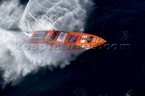 Powerboat P1 racing action from Malta 2005