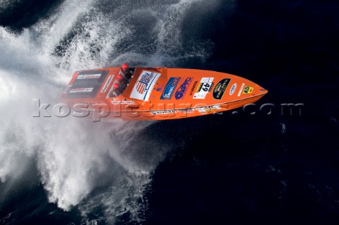 Powerboat P1 racing action from Malta 2005