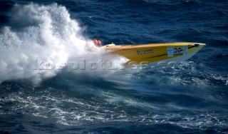 Powerboat P1 racing action from Malta 2005