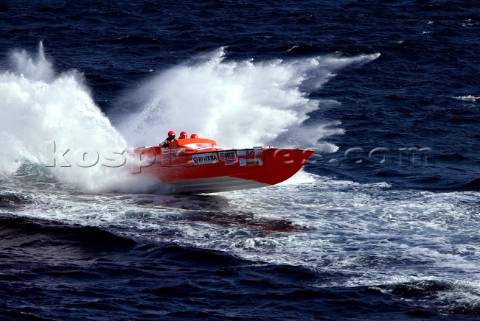 Powerboat P1 racing action from Malta 2005