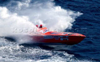 Powerboat P1 racing action from Malta 2005