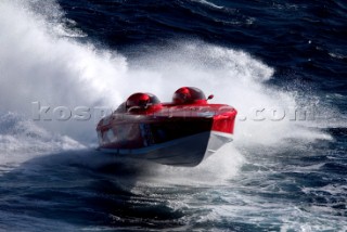 Powerboat P1 racing action from Malta 2005