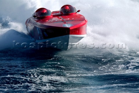 Powerboat P1 racing action from Malta 2005