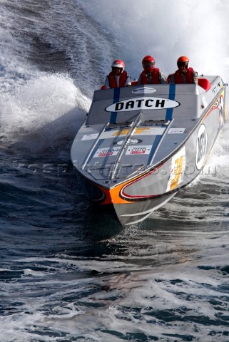 Powerboat P1 racing action from Malta 2005