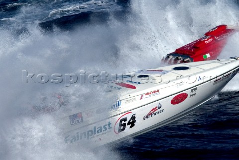 Powerboat P1 racing action from Malta 2005