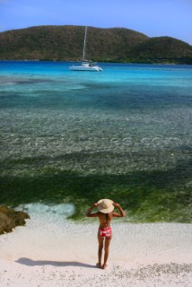 British Virgin Island - Caribbean -. Tortola Island -. The Christal waters of Prickly Pear Island near Bitter End Marina and Yacht Club -.