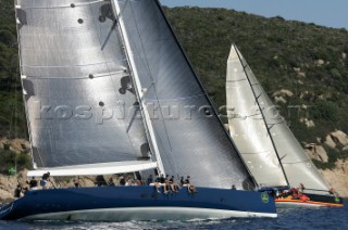 Saint Tropez - 15 06 2005Giraglia Rolex Cup 2005Long race - Magic Carpet and Black Dragon at sailing along Ile Du LevantPhoto: Simon Palfrader/ROLEX/