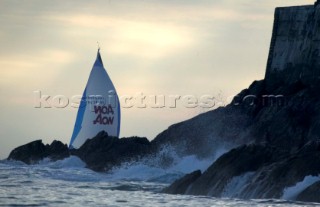 Yacht rounding the Fastnet Rock during the Rolex Fastnet Race 2005