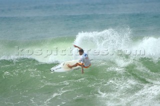 Adriano de Souza competing at the Rip Curl Championship 2005