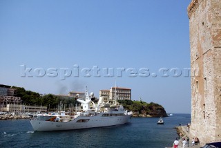 Superyacht Christina O pulling into Marseille, France