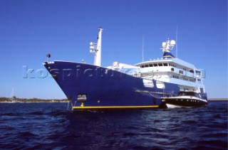 July 2005. Flavio  Briatore Managing Director of Renault F1 Team France in Viry-Châtillon, on board of his yacht Force Blue. SALES ONLY FOR UK