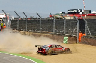 Vanina Ickx goes for a spin during the DTM at Brands Hatch on July 2nd 2006