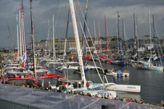 27/10/2006 - Saint Malo (FRA) - Route du Rhum 2006 - Ambiances ponton - 27/10/2006 - Saint Malo (FRA) - Route du Rhum 2006 - Dock ambiances