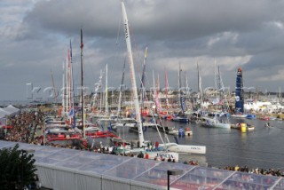 27/10/2006 - Saint Malo (FRA) - Route du Rhum 2006 - Ambiances ponton - 27/10/2006 - Saint Malo (FRA) - Route du Rhum 2006 - Dock ambiances