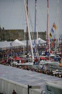 27/10/2006 - Saint Malo (FRA) - Route du Rhum 2006 - Ambiances ponton - 27/10/2006 - Saint Malo (FRA) - Route du Rhum 2006 - Dock ambiances