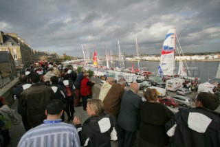 27/10/2006 - Saint Malo (FRA) - Route du Rhum 2006 - Ambiances ponton - 27/10/2006 - Saint Malo (FRA) - Route du Rhum 2006 - Dock ambiances