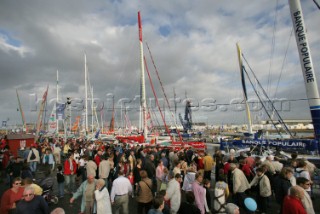 27/10/2006 - Saint Malo (FRA) - Route du Rhum 2006 - Ambiances ponton - 27/10/2006 - Saint Malo (FRA) - Route du Rhum 2006 - Dock ambiances