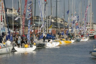 27/10/2006 - Saint Malo (FRA) - Route du Rhum 2006 - Ambiances ponton - 27/10/2006 - Saint Malo (FRA) - Route du Rhum 2006 - Dock ambiances