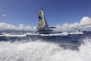 06/11/2006 - Pointe à Pitre/Guadeloupe (FRA) - Arrivée Route du Rhum 2006 - Pascal Bidegorry -Banque Populaire (2ème)***06/11/2006 - Pointe à Pitre/Guadelupe (FRA) - Route du Rhum 2006 arrival - Pascal Bidegorry -Banque Populaire (second)