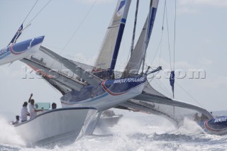 06/11/2006 - Pointe à Pitre/Guadeloupe (FRA) - Arrivée Route du Rhum 2006 - Pascal Bidegorry -Banque Populaire (2ème)***06/11/2006 - Pointe à Pitre/Guadelupe (FRA) - Route du Rhum 2006 arrival - Pascal Bidegorry -Banque Populaire (second)